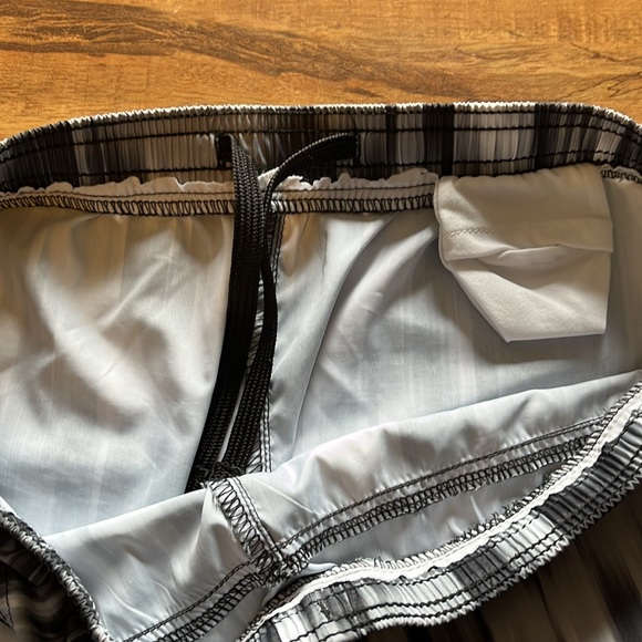 Active Short - Picture 4 of 4